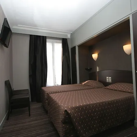 Victor Masse Hotel 2*