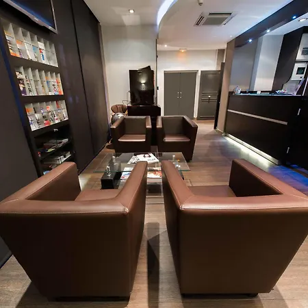 Victor Masse Hotel 2*